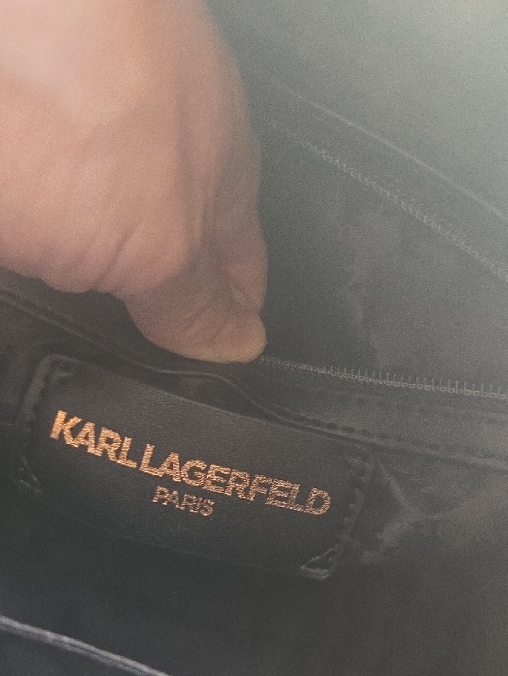 💥🔥👜👛Karl Lagerfeld Black Tote with Gold Charm Chain Accents - Picture 2 of 5